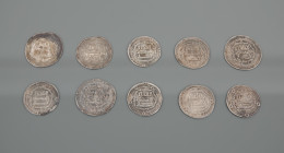 DYNASTIE DES OMEYYADES
Ensemble de 10 dirhams en argent

Expert : Florian Bourguet