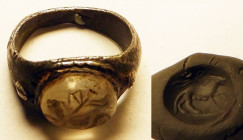 Intaille montée sur bague en alliage représentant une Louve sous une palmette 
Cristal de roche 
Epoque romaine

Expert : Hervé Naudy