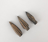Ensemble de trois monnaies flèches pré monétaires d’Istros
Bronze
3,2 cm

Grèce VI-V ème siècles avant J.-C.

Expert : Florian Bourguet