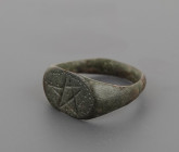 Bague magique à décor de pentagramme
Bronze
Tour de doigt 61

Période médiévale

Provenance : Timeline Auctions

Expert : Florian Bourguet