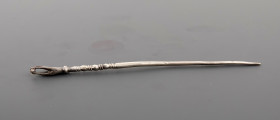 Epingle dont l’extrémité se termine par une main tenant une boule
Argent
12,3 cm

Période romaine

Provenance : Vente Timeline 25 Mai 2021

Expert : F...