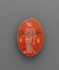 Intaille représentant une femme portant deux pots
Jaspe rouge
1,7 cm

Travail moderne

Expert : Florian Bourguet