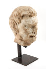 Tête de faune
Marbre patiné
Italie, XV-XVI° siècle
H. 26 cm (sans le socle)