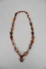 Anciennes perles gemmes
Antiques 
Montées en collier postérieurement 

Provenance : Vente De Ricqlès, Expert Jean Philippe Mariaud de Serres

Expert :...