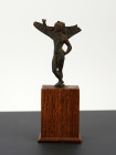 Manche de miroir représentant un jeune homme nu
Bronze à patine verte et marron
8 cm

Provenance : Collection Renand Chapet Vente du 16 novembre 2018
...