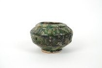 Vase Fatimide
Céramique à glaçure verte
Egypte, XIe siècle, période Fatimide

Expert : Alexis Renard