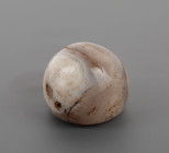 Important cachet sceau en forme de boule à décor en intaille d’un cheval ailé surmonté d’une étoile
Agate
2,6 cm

Gravure vraisemblablement moderne su...