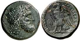 Egipto Ptolemaico. Ptolomeo II, Filadelfos (285-246 a.C.). AE 27. (S. 7779 var) (BMC. VI, 29-30). Anv.: Cabeza laureada de Zeus. Rev.: . Águila explay...