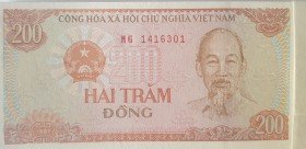 Vietnam, 200 Dong, 1987, UNC, p100, BUNDLE
100 pieces consecutive banknotes
Estimate: $20-40