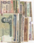 Total 20 banknotes, POOR / UNC,
Germany 20 Mark (1914), Yugoslavia 5000 Dinara (1992), Saudi Arabia 1 Riyal (2014), Poland 100 Zlotych (1986), Indone...