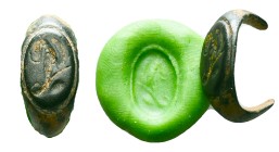 A roman bronze ring with engraved bezel.Circa 1st-3rd Century ADReference :Condition: Very Fine