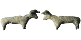 Ancient bronze figurine of oxen
(34mm, 7,58g)