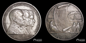 Chile, Santiago. Medalla: Viaje Presidencial a la Antartica Chilena. 1948. Plata.