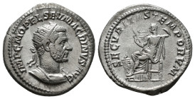 MACRINUS (217-218). Antoninianus. Rome.
Obv: IMP C M OPEL SEV MACRINVS AVG.
Radiate, draped and cuirassed bust right.
Rev: SECVRITAS TEMPORVM.
Securit...