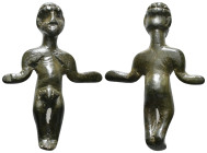 Antiquities
A early period bronze statue of an male figure
82,22 g - 76 x 54 mm