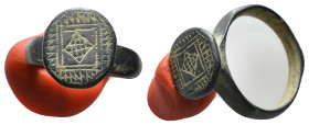 Islamic period ring.
7,20 g - 27,80 mm