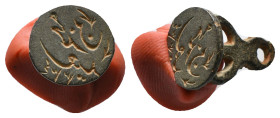 ISLAMIC BRONZE STAMP SEAL.(18th-20th Century).Ae. Condition : Good very fine Material : Bronze.
5,69 g