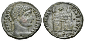 Constantine I (307/310-337). Æ Follis (19mm, 2.72g). Thessalonica, 326-8. Laureate head r. R/ Camp gate with no doors and two turrets, star above; -•/...