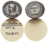 Constantine II (Caesar, 316-337). Æ Follis (18mm, 3.49g). Thessalonica, 324. Laureate, draped and cuirassed bust l. R/ VOT/•/X within wreath; TSBVI. R...