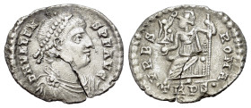 Valens (364-378). AR Siliqua (17mm, 1.57g). Treveri, 367-375. Pearl-diademed, draped and cuirassed bust r. R/ Roma seated l., holding Victory on globe...