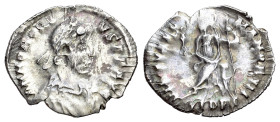 Honorius (395-423). AR Siliqua (17mm, 0.95g). Mediolanum, 395-402. Pearl-diademed, draped and cuirassed bust r. R/ Roma seated l. on cuirass, holding ...