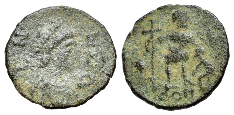 Leo I (457-474). Æ (11mm, 0.66g). Constantinople. Pearl-diademed, draped and cui...