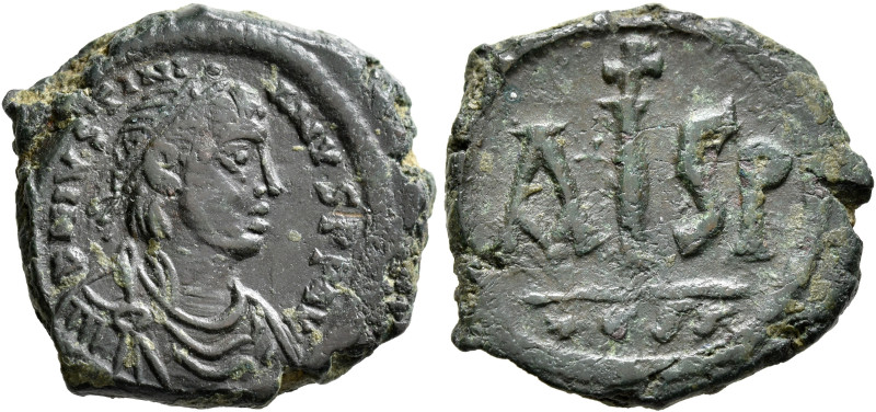 Justinian I, 527-565. 16 Nummi (Bronze, 23 mm, 7.20 g, 6 h), Thessalonica, 527-5...