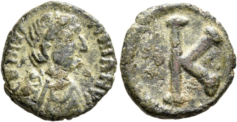 Justinian I, 527-565. Half Follis (Bronze, 16 mm, 2.78 g, 6 h), Salona, 552-553....