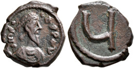 Phocas, 602-610. Pentanummium (Bronze, 14 mm, 1.79 g, 6 h), Constantinopolis. d m FOC P P AV Diademed, draped, bearded and cuirassed bust of Phocas to...