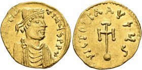 Constantine IV Pogonatus, 668-685. Semissis (Gold, 17 mm, 2.17 g, 6 h), Constantinopolis. [δ N CONSTAN]TINЧS P P V Diademed, draped and cuirassed bust...