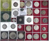 Lots and Collections

Lote Centenares de monedas. MONEDA ROMANA a MONEDA EXTRANJERA. Restos finales de colección, incluye cobre romano e ibérico, co...