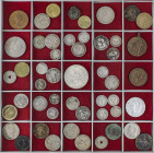 Lots and Collections

Lote alrededor de 350 monedas. MONARQUÍA HISPANICA a MONEDA EXTRANJERA. Acumulación de monedas de tamaño pequeño y medio. Bast...