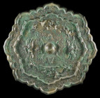 Magnificent bronze leaf mirror from the Tang dynasty. China, Tang-Dynasty, 618 - 907 AD. ø 25.2cm, rim width 1.8cm. Silver bronze. Heavy, large bronze...