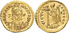Anastasius I, 491-518. Solidus (Gold, 20 mm, 4.48 g, 6 h), Constantinople, 507-518. D N ANASTA-SIVS P P AVC Helmeted, diademed and cuirassed bust of A...