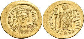 Justinian I, 527-565. Solidus (Gold, 20 mm, 4.49 g, 7 h), Constantinople, 5th officina, 542-565. D N IVSTINI - ANVS P P AVG Helmeted and cuirassed bus...