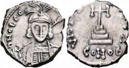 Leo III the "Isaurian", 717-741. (Silver, 18 mm, 3.34 g, 6 h), Constantinople, 4th officina, 717-720. ɁNd LEO - N - [P]A [MЧL] Helmeted and cuirassed ...