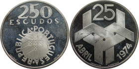 Europäische Münzen und Medaillen, Portugal. Nelkenrevolution. 250 Escudos 1976. 25,0 g. 0.680 Silber. 0.55 OZ. KM 604. Polierte Platte leicht berieben...