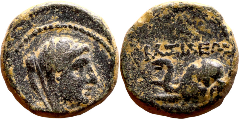 Antiochus IV Epiphanes (Seleukid King: 175-172 BC). AE bronze. Obv.: Veiled, dia...