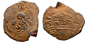 al-Malik ibn Marwan (687-705) Follis. Obverse: Imperial figure. Reverse: Modified cross potent set on steps

20mm 1.76g