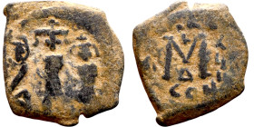 Heraclius, Martina and Heraclius Constantine (610-641) Follis Obverse: From left, Martina, Heraclius, heraclius Constantine Reverse: Large M, ANNO, mi...