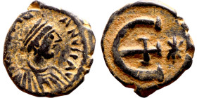 Justinian I (527-565) Pentanummium. Obverse: :D N IVSTINIANVS P P AVG, diademed, draped, and cuirassed bust right Reverse: Large E

16mm 2.17g