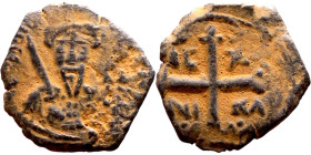 Tancred (Regent: 1101-1103, 1104-1112). Follis. Antioch. Obverse: KE BOIΘH TANKRI.Bust of Tancred facing, wearing turban and chain mail, holding sword...