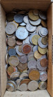 ALLE WELT. Diverse Münzen aus aller Welt, ca. 1850 bis etwa 2001, überwiegend Kleingeld in Messing, CuNi und etwas Aluminium. Nicht nach Sorten gesich...
