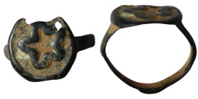 Ancient bronze ring with five-pointed star ornament
(21mm, 3,31g)