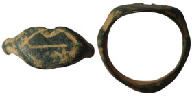 Ancient bronze ring with ornament
(22mm, 3,47g)