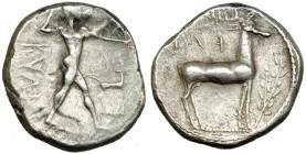 BRUTTIUM. Kaulonia. Estátera (480-388 a.C.). A/ Apolo a der., delante ciervo con la cabeza vuelta.; ley. retrógrada a izq.: KABL. AR 8,03 g. SBG-462. ...