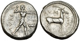 BRUTTIUM. Kaulonia. Estátera (480-388 a.C.). A/ Apolo a der., delante ciervo con cabeza vuelta a la izq.; ley. retrógrada: KAVL. R/ Ciervo a der.; enc...