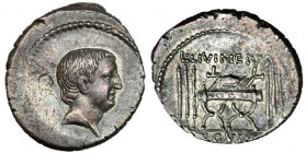 LIVINEIA. Denario. Roma (42 a.C.). A/ Cabeza del pretor L. Livineius Regulus. R/ Silla curul entre seis fasces. FFC-815. SB-11. Contramarca en el anv....