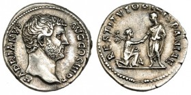 ADRIANO. Denario. Roma (134-138). R/ Adriano recibiendo la sumisión de Hispania; RESTITVTO HISPANIAE. RIC-327. SB-1261. MBC+.