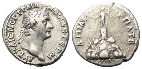 Kappadokien. Kaisareia (Caesarea). Traianus (98 - 117 n. Chr.).

 Didrachme (Silber). 98 - 99 n. Chr.
Vs: Kopf des Traian mit Lorbeerkranz rechts....
